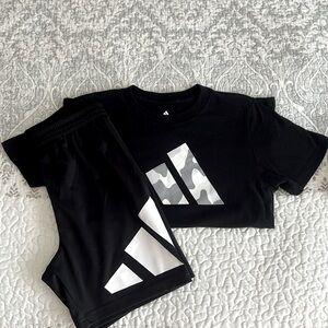 Boys kids adidas set(short&t-shirt).Size 7.